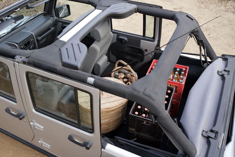  Jeep Wrangler Rubicon Unlimited 2006 года  (фото 6 из 90)